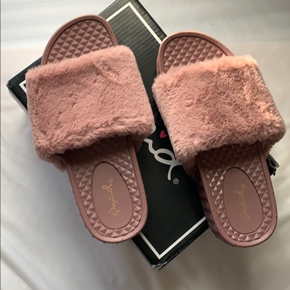 Cuddle N’ Cute Slides - Picture 8 of 10